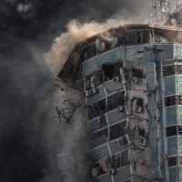 Napad na zgradu s novinskim agencijama