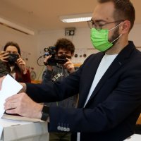 Tomislav Tomašević na biralištu