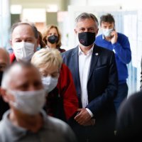 Miroslav Škoro na biralištu