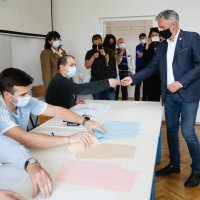 Miroslav Škoro na biralištu