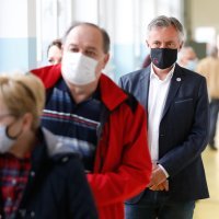 Miroslav Škoro na biralištu