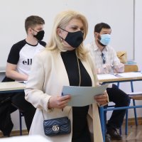 Vesna Škare Ožbolt na biralištu