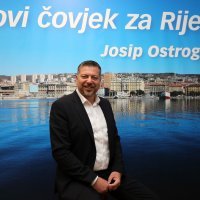 Josip Oštrogović u sjedištu HDZ-a prati rezultate izbora