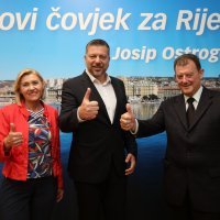 Josip Oštrogović u sjedištu HDZ-a prati rezultate izbora