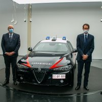 Talijanski karabinijeri voze Alfa Romeo Giuliju