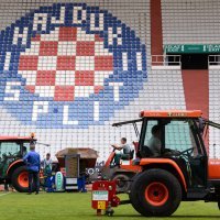 Uređenje travnjaka Hajdukova stadiona na Poljudu