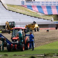 Uređenje travnjaka Hajdukova stadiona na Poljudu