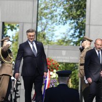 Plenković i Jandroković položili vijence povodom Dana OSRH