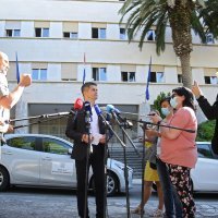 Split: Izvandredna press konferencija Vice Mihanovića ispred Banovine