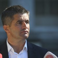 Split: Izvandredna press konferencija Vice Mihanovića ispred Banovine