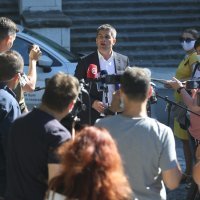 Split: Izvandredna press konferencija Vice Mihanovića ispred Banovine