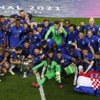 lavlje igrača Chelseaja nakon osvojenog naslova pobjednika Lige prvaka