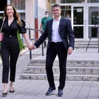 Vice Mihanović glasovao u društvu supruge