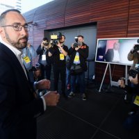 Atmosfera u stožeru Tomislava Tomaševića nakon zatvaranja birališta i prvih izlaznih anketa