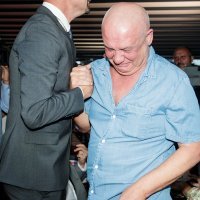 Split: Kandidat za zamjenika gradonačelnika Bojan Ivošević u zagrljaju oca Nikole