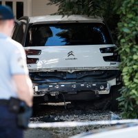 U Splitu u eksploziji oštećen automobil