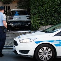 U Splitu u eksploziji oštećen automobil