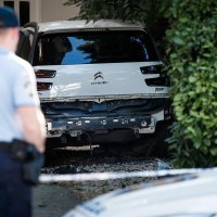 U Splitu u eksploziji oštećen automobil