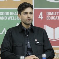 Adrian Grenier
