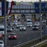 Pojačan promet na naplatnim kućicama Lučko