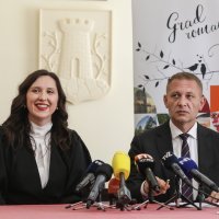 Petra Škrobot preuzela dužnost od bivšeg gradonačelnika Kreše Beljaka