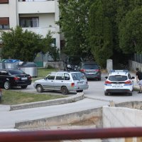 Knin: U parkiranom automobilu pronađeno tijelo djeteta