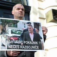 Ramiz Pandžić 2013. prosvjeduje ispred USKOK-a
