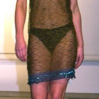 Kate Middleton 2002. na dobrotvornoj sveučilišnoj modnoj reviji