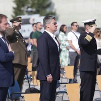 Predsjednik Zoran Milanović i ministar Mario Banožić na svečanoj ceremoniji povodom dodjele letačkih znakova 25. naraštaju pilota