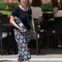 Gradska svakodnevica u centru grada na prvi dan ljeta