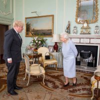 Kraljica Elizabeta i Boris Johnson