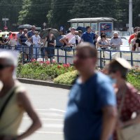 Redovi za cijepljenje protiv COVID-a na Velesajmu