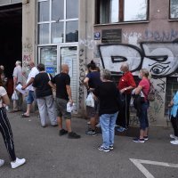 Građani čekaju Covid potvrde u redu pred HZZO-om u Jukićevoj