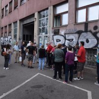 Građani čekaju Covid potvrde u redu pred HZZO-om u Jukićevoj