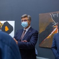 Andrej Plenković na Murtićevoj izložbi u HDLU-u