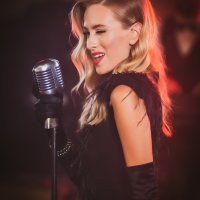 Domenica: spot za pjesmu 'A meni vruće'