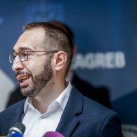 Tomašević najavio prve rezove: Broj službenih automobila smanjuje se sa 140 na 40