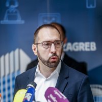 Tomašević najavio prve rezove: Broj službenih automobila smanjuje se sa 140 na 40