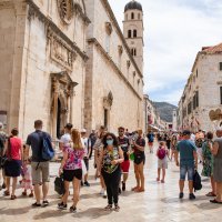 Dubrovnik: Turisti u razgledavanju stare gradske jezgre