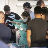 Atmosfera i brzo antigensko testiranje uoči Thompsonovog koncerta u Sinju