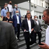Premijer Plenković obišao ozlijeđene putnike u Slavonskom Brodu