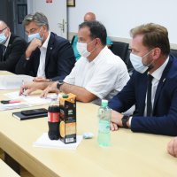 Kosovski premijer Kurti s Plenkovićem obilazi unesrećene u Slavonskom Brodu