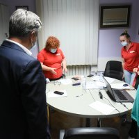 Kosovski premijer Kurti s Plenkovićem obilaži unesrećene u Slavonskom Brodu