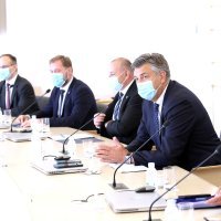 Andrej Plenković s članovima Hrvatskog generalskog zbora