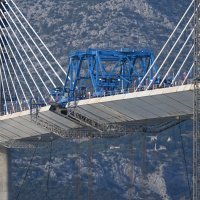 Postavljanje zadnjeg segmenta čelične konstrukcije Pelješkog mosta