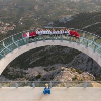 Spektakularne fotografije zlatnog pehara Europskog prvenstva u odbojci za žene koji je stigao na Nebesku šetnicu