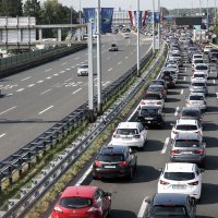 Gužva na naplatnim kućicama kod Lučkog