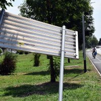 Snažan vjetar rušio prometne znakove u Slavonskom Brodu