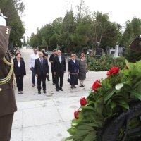 Medved i Reiner položili vijence na Mirogoju