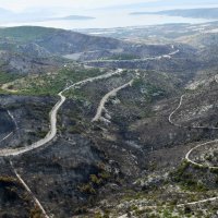 Zoran Milanović obišao helikopterom požarište u Segetu Gornjem